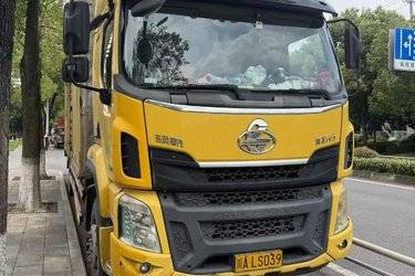 二手东风柳汽 乘龙H5中卡 270马力 4X2 9.6米厢式载货车(国五) 单桥 东风康明斯二手载货车 黄牌