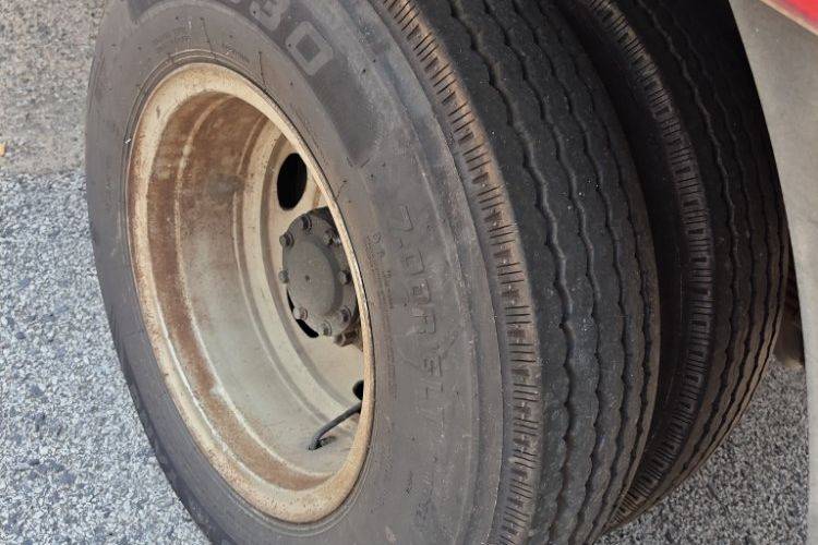 二手一汽解放轻卡 130马力 载货车