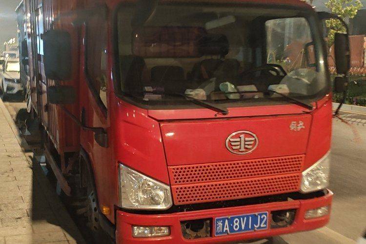 二手一汽解放轻卡 140马力 载货车