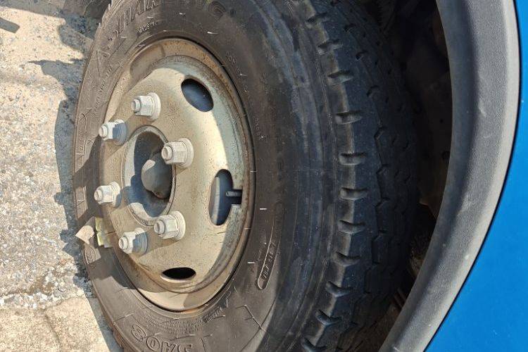 二手一汽解放轻卡 130马力 载货车