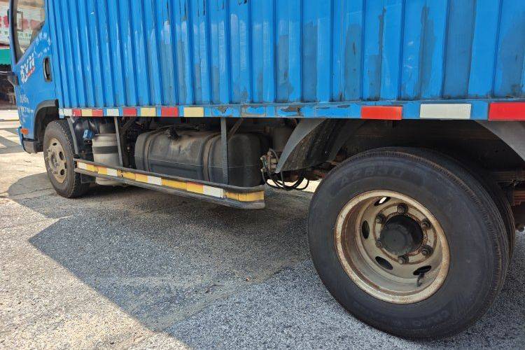 二手一汽解放轻卡 130马力 载货车