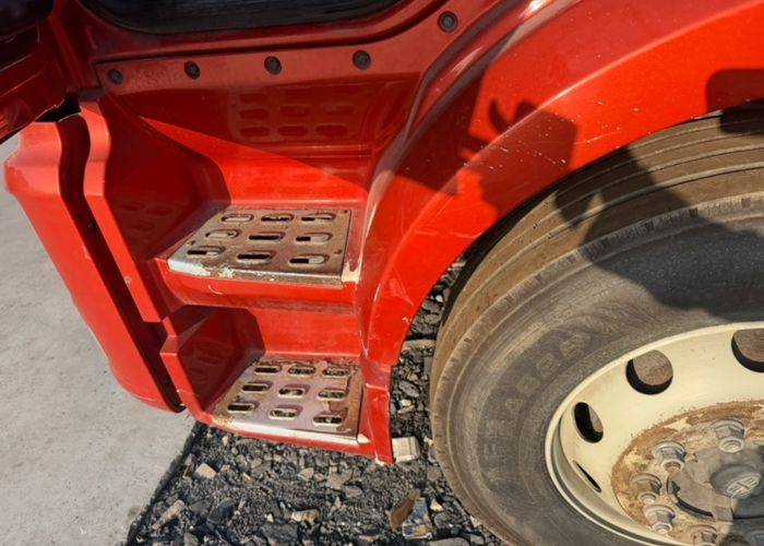 二手一汽解放 240马力 载货车