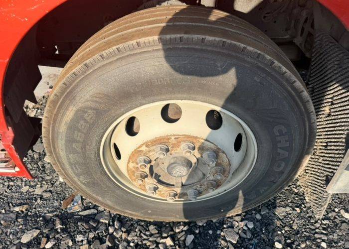 二手一汽解放 240马力 载货车