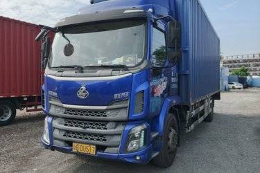 二手东风柳汽 新乘龙M3中卡 200马力 4X2 7.8米厢式载货车(国六) 单桥 玉柴二手载货车 黄牌