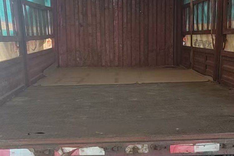二手上汽轻卡(原上汽跃进) 184马力 自卸车