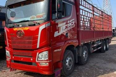 二手青岛解放 JH6重卡 460马力 8X4 9.5米仓栅式载货车(国五) 前四后八 潍柴二手载货车 黄牌