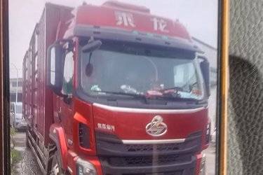 二手东风柳汽 乘龙H5中卡 230马力 4X2 6.8米厢式载货车(国六) 单桥 东风康明斯二手载货车 黄牌