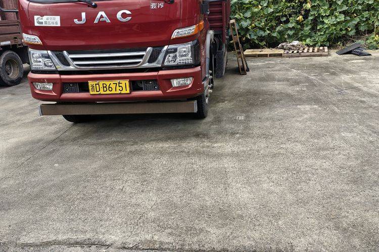 江淮骏铃 154马力 载货车