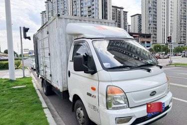 二手凯马 锐航X1 2.0L 高配版 122马力 CNG 4米单排厢式微卡(国六) 单桥 蓝齐柳机二手载货车 蓝牌图片