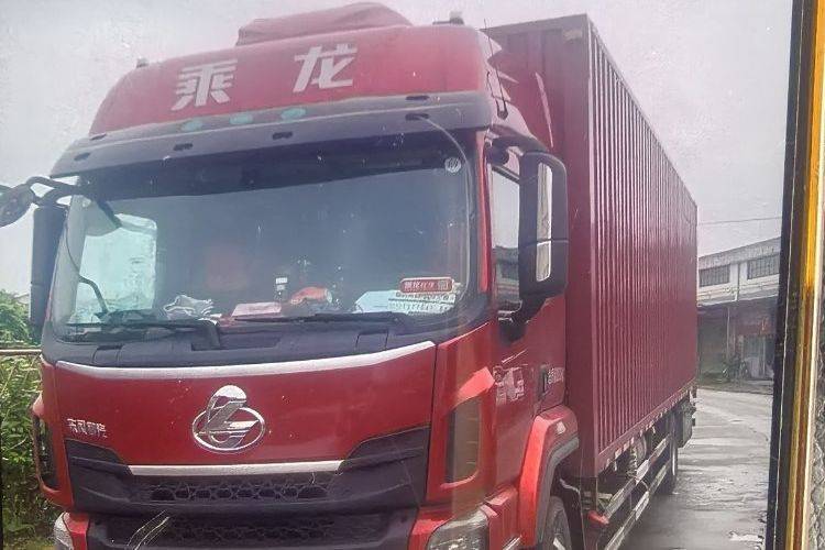 二手东风柳汽乘龙 230马力 载货车