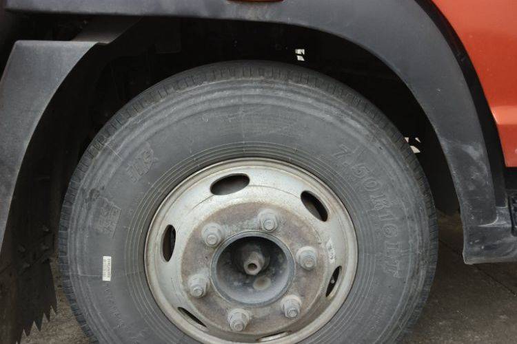 二手重汽HOWO轻卡 180马力 载货车