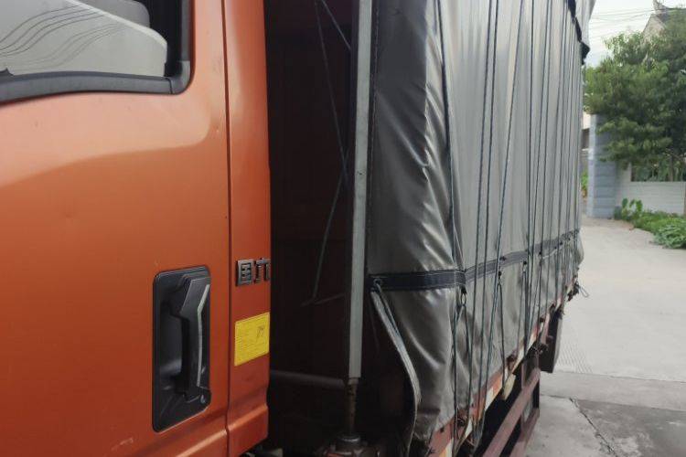 二手重汽HOWO轻卡 180马力 载货车