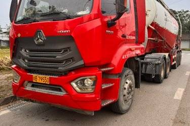 二手中国重汽 豪瀚J7G重卡 430马力 6X4 LNG牵引车(速比3.7)(国五) 双驱 曼二手牵引车 黄牌