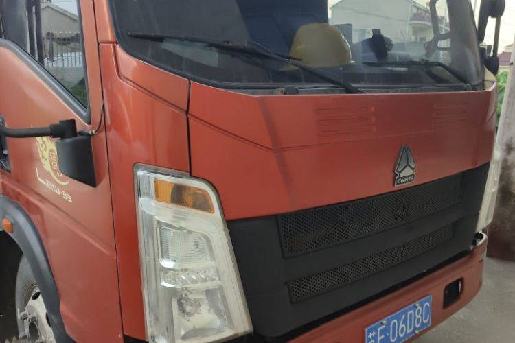 二手重汽HOWO轻卡 180马力 载货车