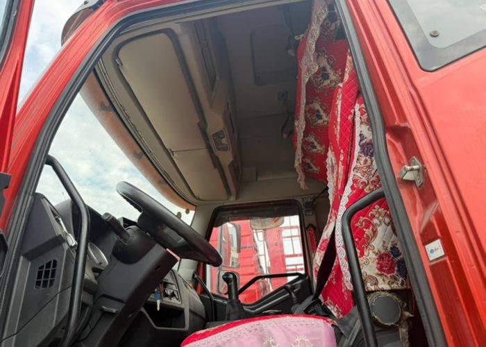 二手一汽解放 240马力 载货车