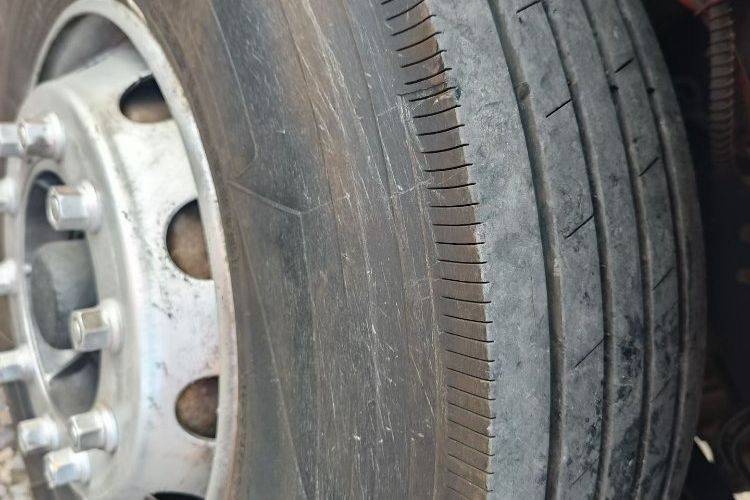 二手东风商用车 465马力 载货车