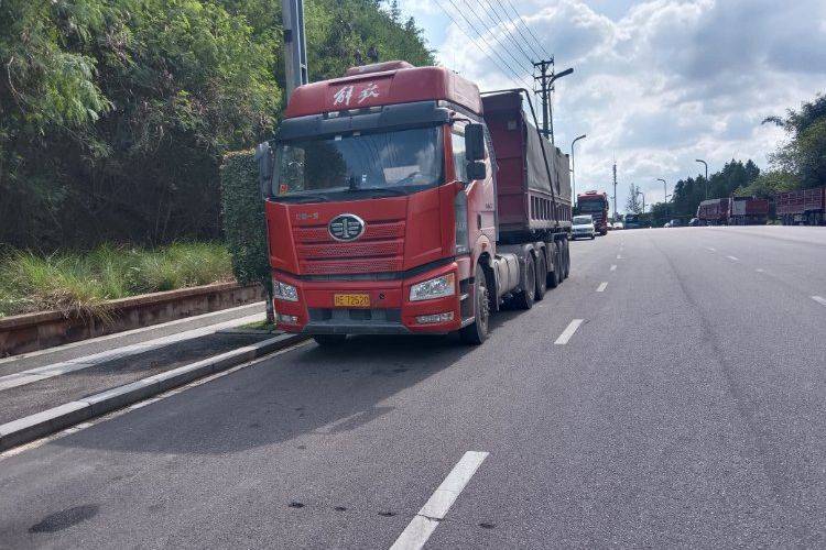 二手一汽解放 460马力 牵引车