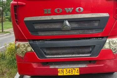 二手中国重汽 HOWO T7H重卡 460马力 6X4牵引车(12挡)(国五) 双驱 曼二手牵引车 黄牌