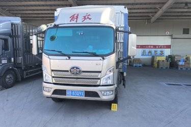 二手解放领途 2.5L柴油 180马力 法士特10档 4.16米单排仓栅式轻卡(国六) 单桥 潍柴二手载货车 黄牌