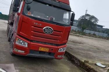 二手一汽解放 J6P重卡 领航版 460马力 6X4牵引车(国五) 双驱 锡柴二手牵引车 黄牌
