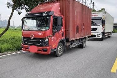 二手大运 祥龙 156马力 4.12单排厢式轻卡(国五) 单桥 云内动力二手载货车 蓝牌