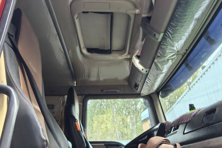 二手重汽豪沃(HOWO) 330马力 载货车