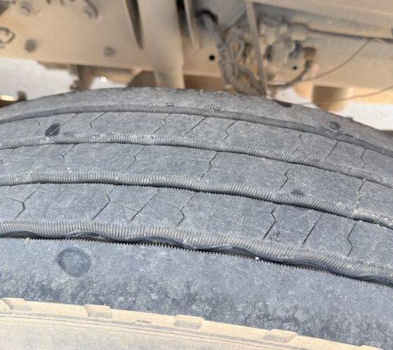 二手东风柳汽乘龙 240马力 载货车
