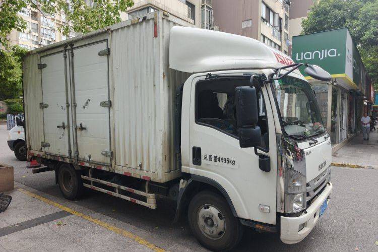 二手庆铃五十铃 120马力 载货车
