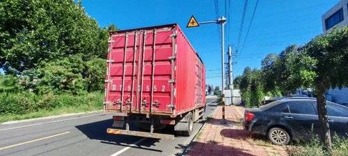 东风商用车 240马力 载货车