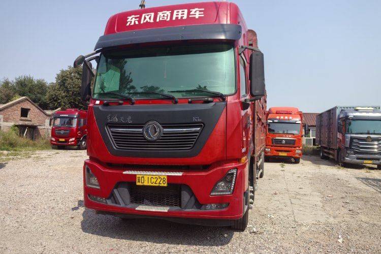 二手东风商用车 350马力 载货车