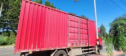 东风商用车 240马力 载货车