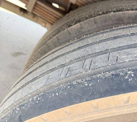 二手东风柳汽乘龙 240马力 载货车