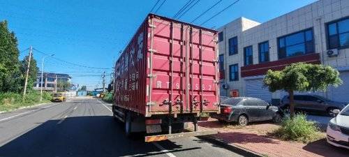 东风商用车 240马力 载货车