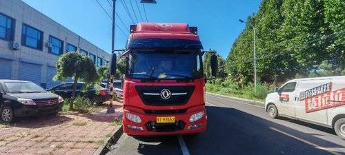 东风商用车 240马力 载货车