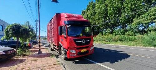 东风商用车 240马力 载货车