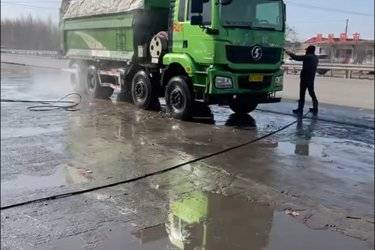 二手陕汽重卡 德龙新M3000 城建加强版 430马力 6X4 5.8米LNG自卸车(国六) 后八轮 潍柴二手自卸车 黄牌