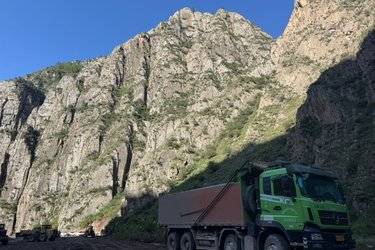 二手东风商用车 天龙KC重卡 450马力 8X4 6.8米自卸车(国五) 前四后八 雷诺二手自卸车 黄牌图片