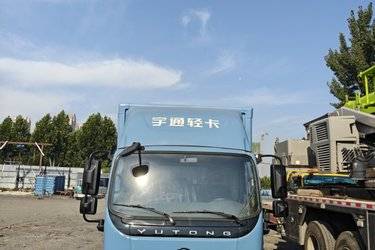 二手宇通轻卡 T3S 易行系列 中体 液刹 4.2米单排纯电动厢式轻卡 宁德时代77.28kWh  二手电动卡车电动载货车图片