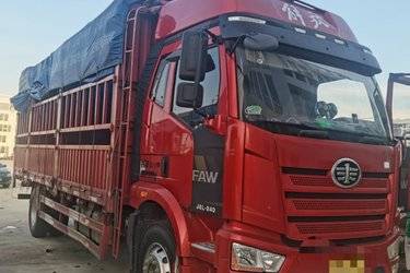 二手一汽解放 J6L中卡 精英版 240马力 4X2 6.75米仓栅式载货车(国六) 单桥 一汽解放二手载货车 黄牌图片