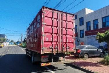 二手东风商用车 天锦KR 精英版 240马力 6X2 6.8米厢式载货车(国六) 前四后四 东风二手载货车 黄牌图片