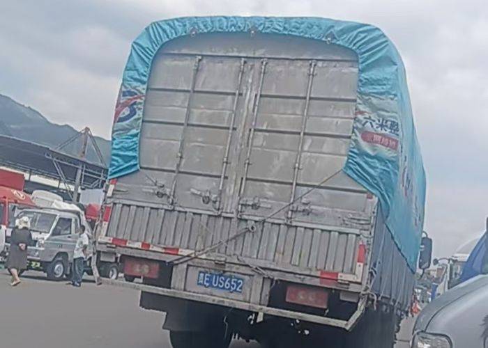 二手福田欧马可 110马力 载货车