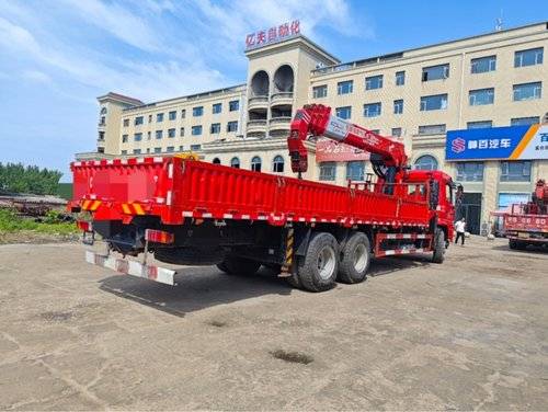 陕汽商用车 270马力 专用车