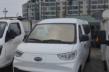 二手凯翼江豚E7 2025款 明窗版 6座 纯电动轻客 开瑞41.86kWh  二手电动卡车电动封闭厢货图片