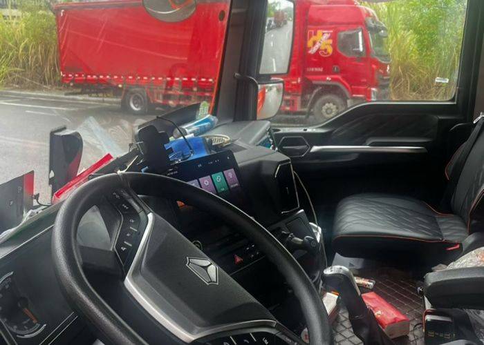 重汽汕德卡 290马力 载货车