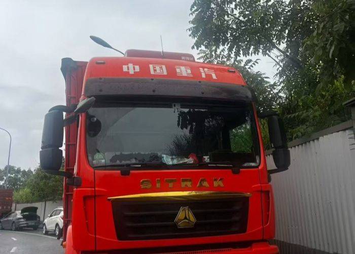 重汽汕德卡 290马力 载货车