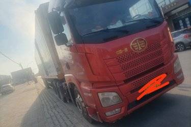 二手青岛解放 JH6重卡 460马力 6X4牵引车(国五) 双驱 潍柴二手牵引车 黄牌图片
