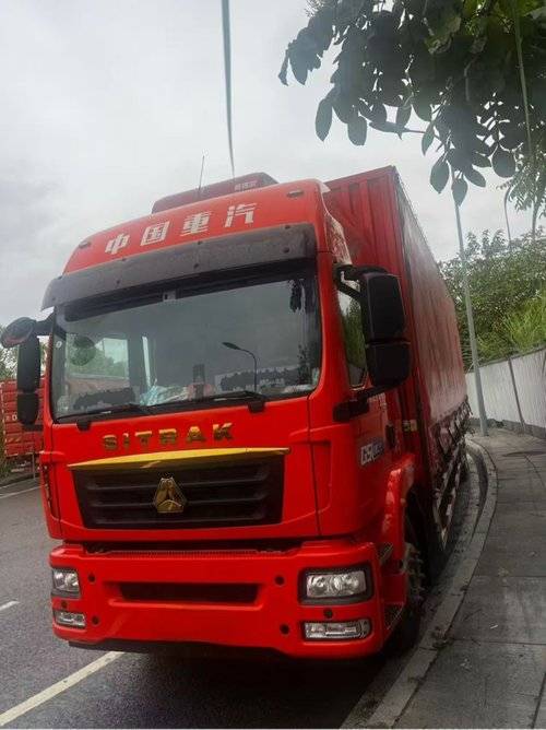 重汽汕德卡 290马力 载货车