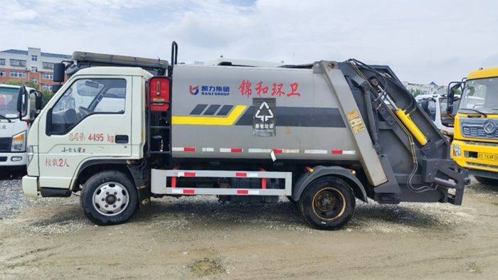 二手飞碟奥驰 115马力 专用车
