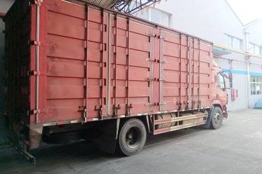 二手东风柳汽 新乘龙M3 200马力 4X2 6.8米厢式载货车(国六) 单桥 玉柴二手载货车 黄牌图片