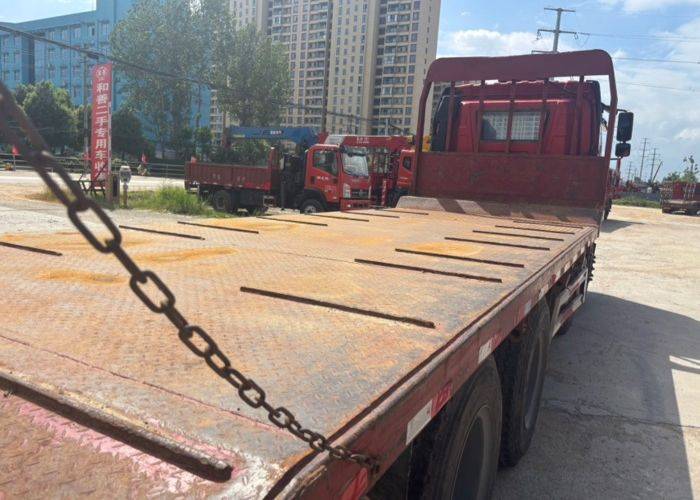 二手青岛解放 300马力 专用车